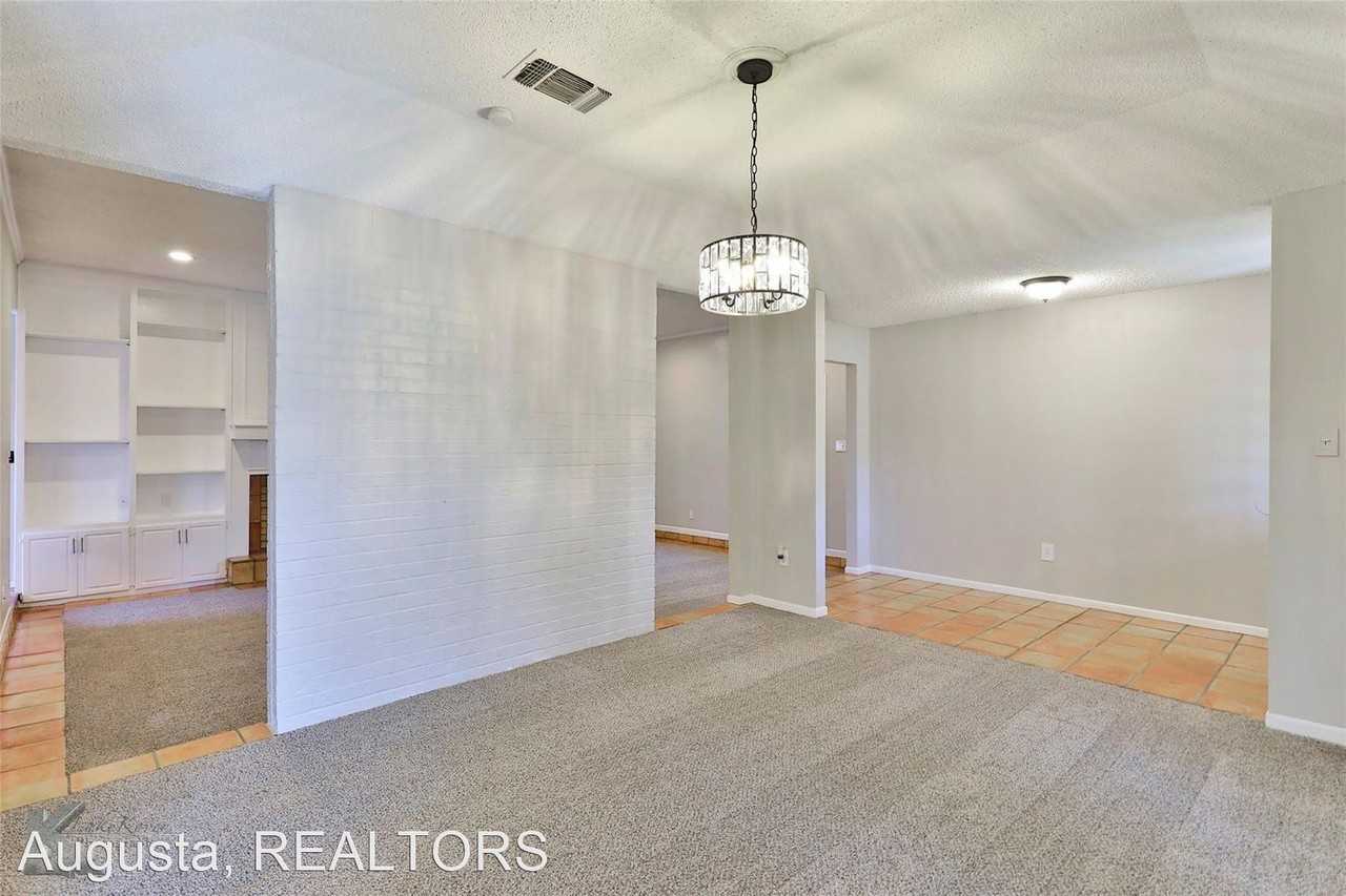 3242 Woodhollow Cir - Photo 2 of 22