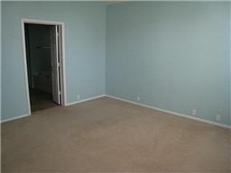 2829 Maple Creek Dr - Photo 2 of 25