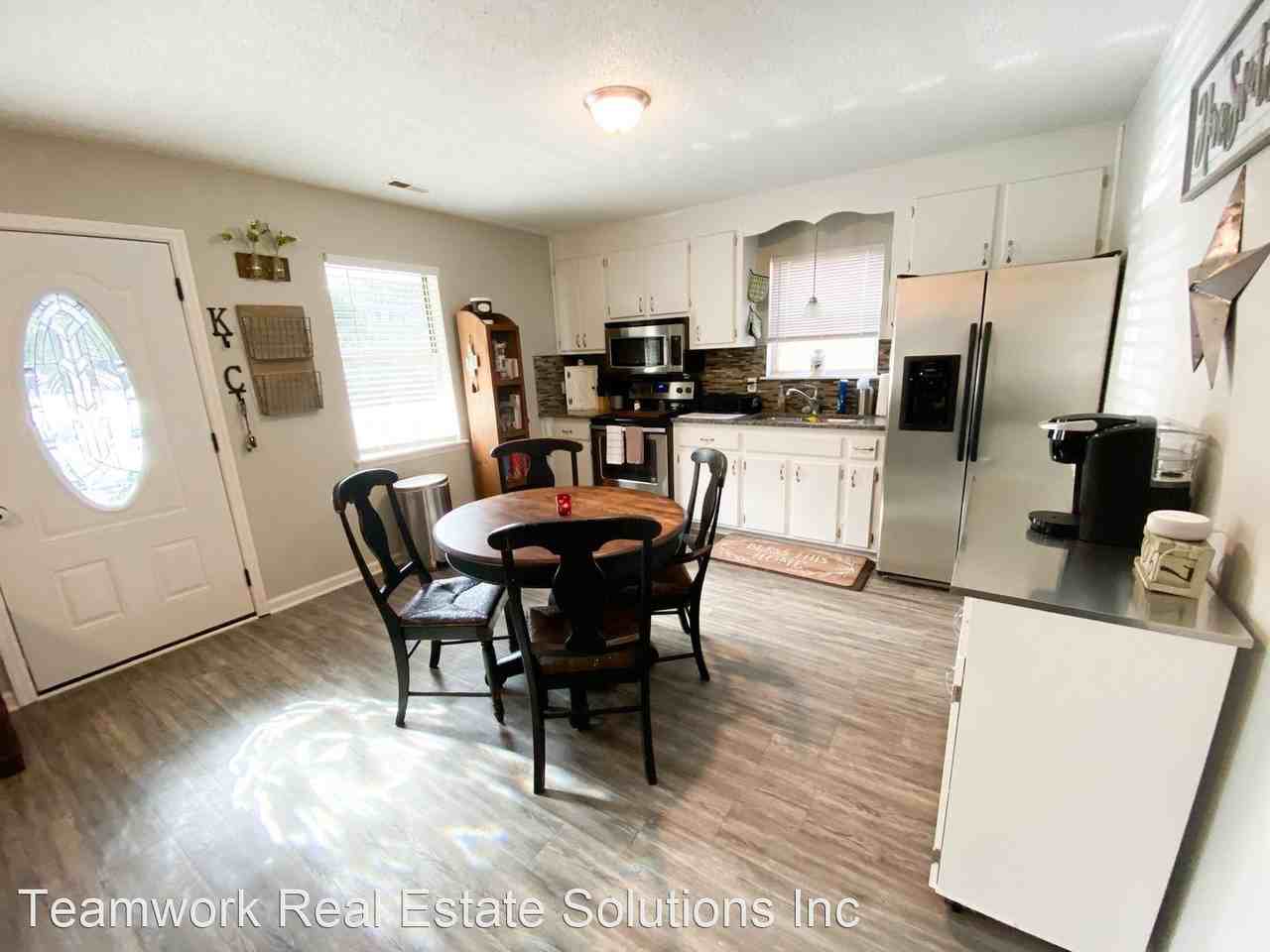 708 W Virginia Ave - Photo 3 of 18