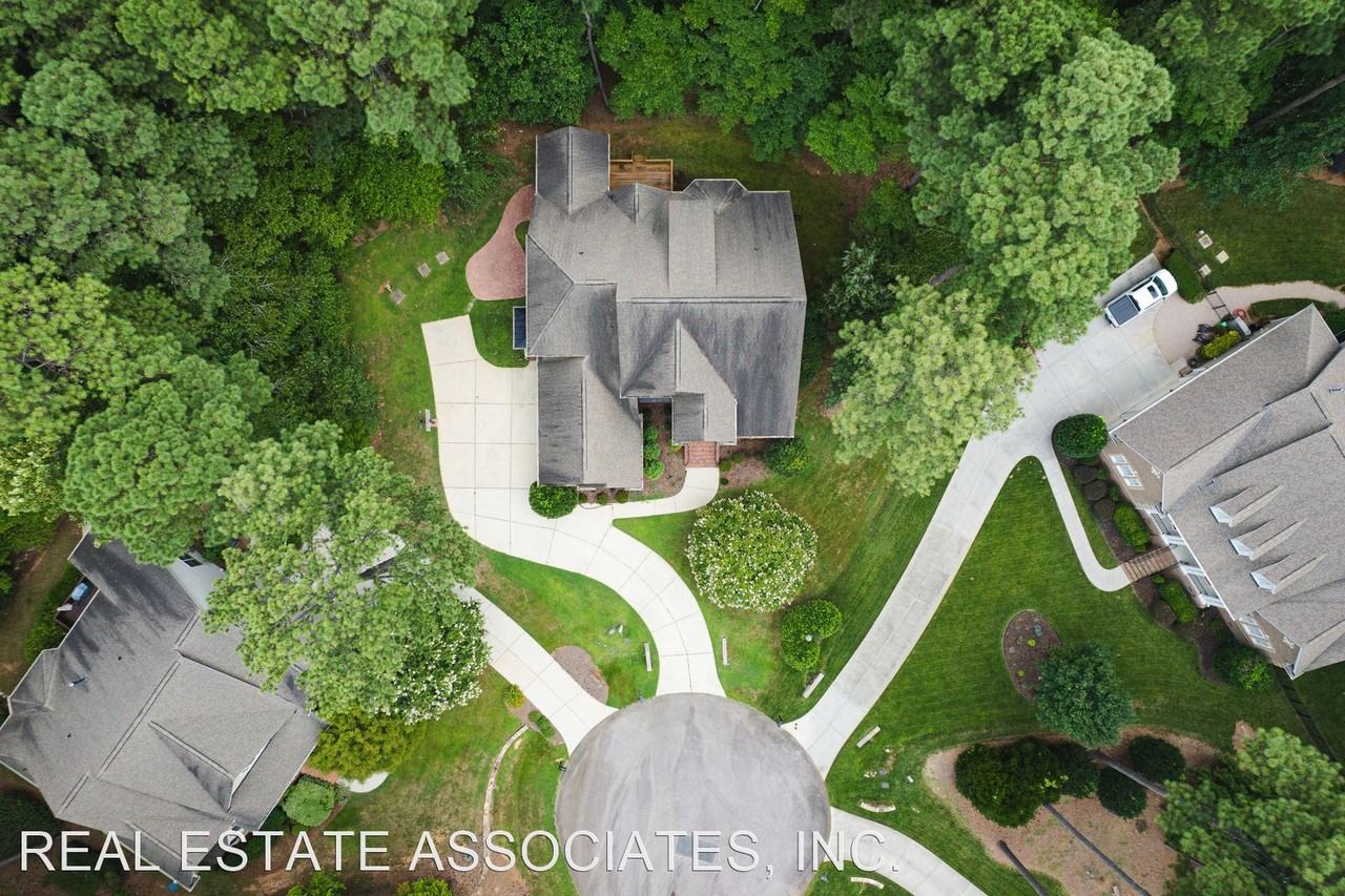 7600 Rhone Ct - Photo 2 of 29