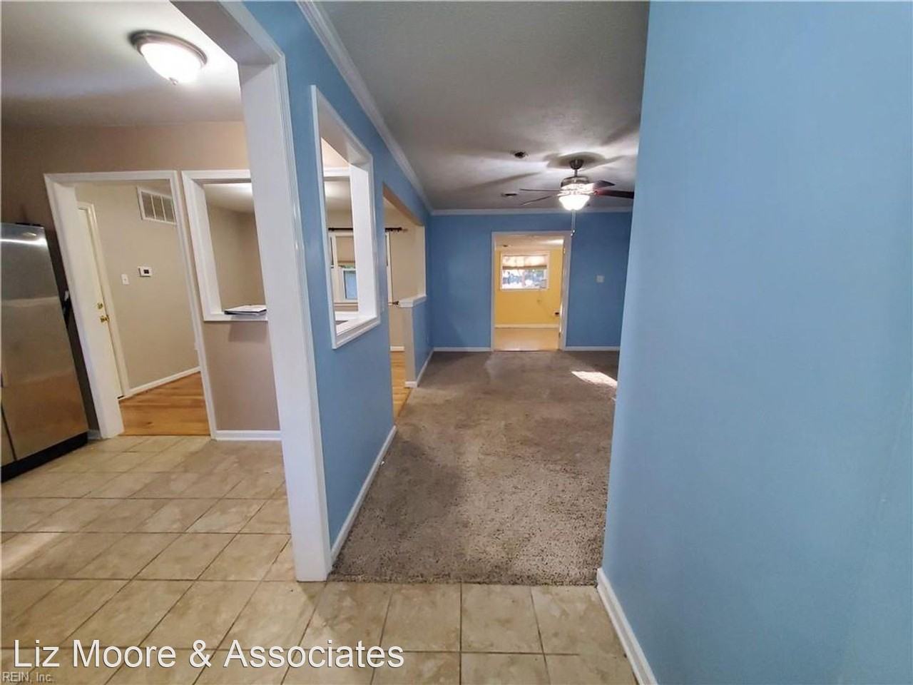 819 Hyacinth Cir - Photo 2 of 17