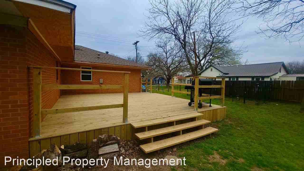 306 S Lee St - Photo 3 of 23