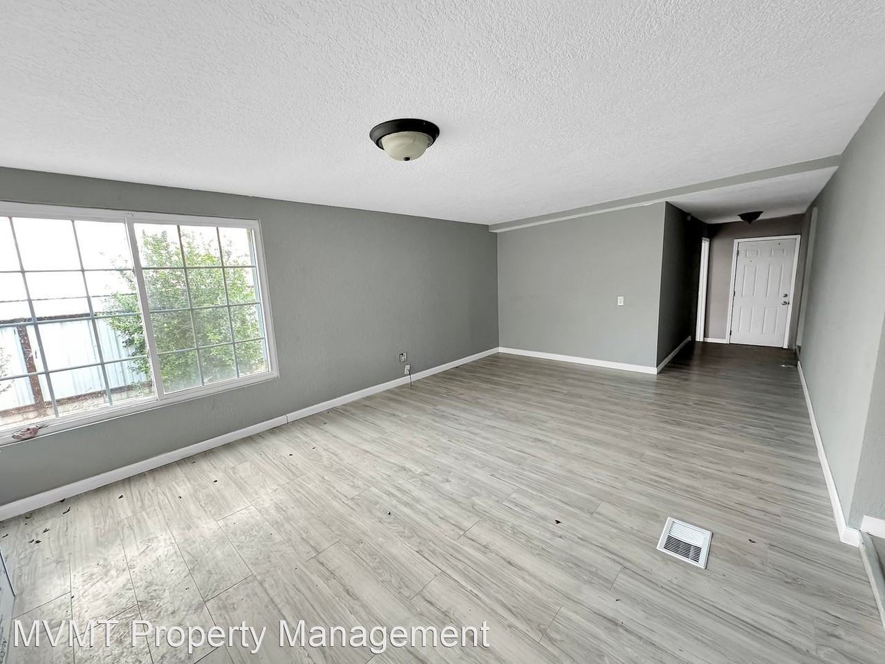 11 W Kingwood Ave - Photo 2 of 10