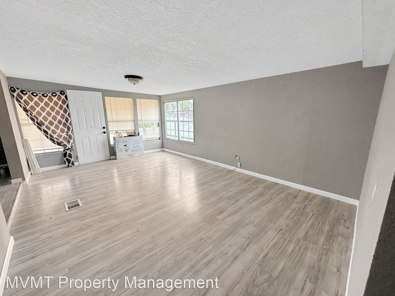 11 W Kingwood Ave - Photo 3 of 10