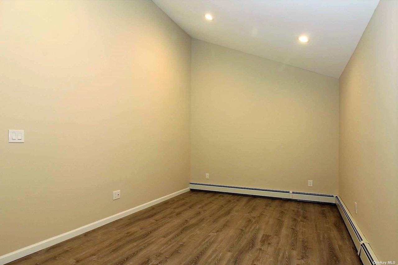 154 Lexington Rd - Photo 3 of 15