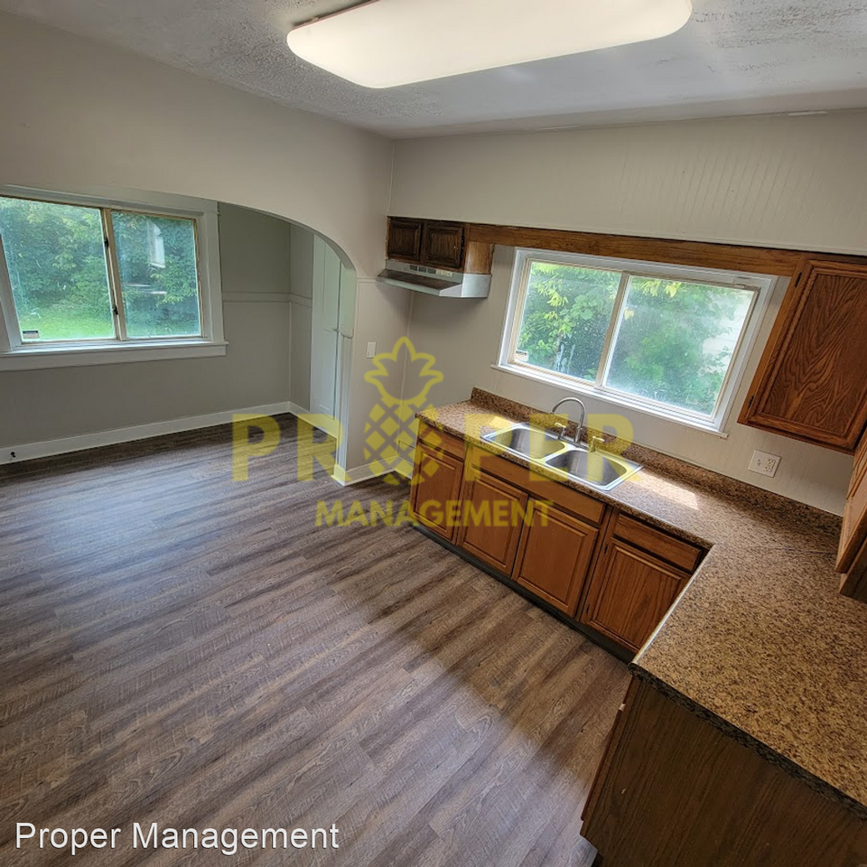 182 Lorenz Ave - Photo 3 of 11