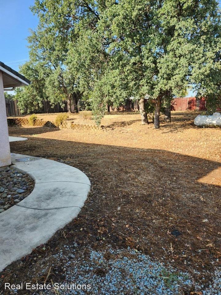 19397 Lake California Dr - Photo 2 of 28