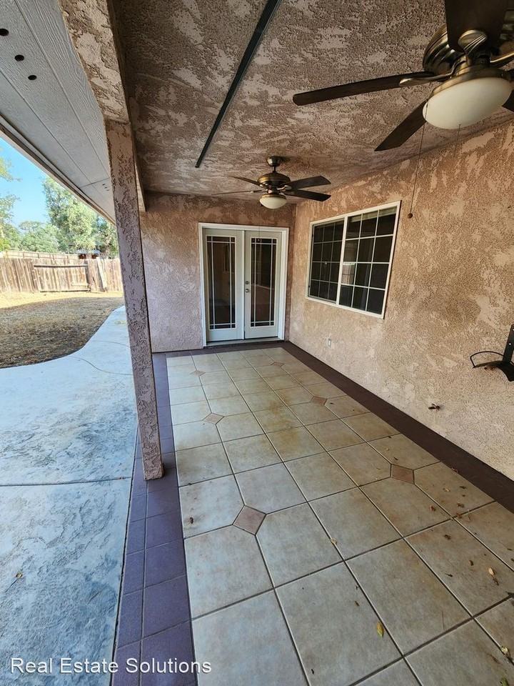 19397 Lake California Dr - Photo 3 of 28