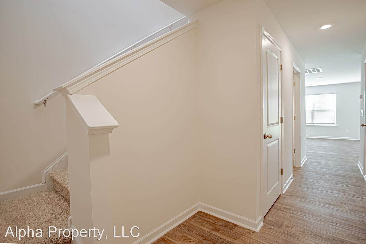 1429 N Cardiff Trl - Photo 2 of 24