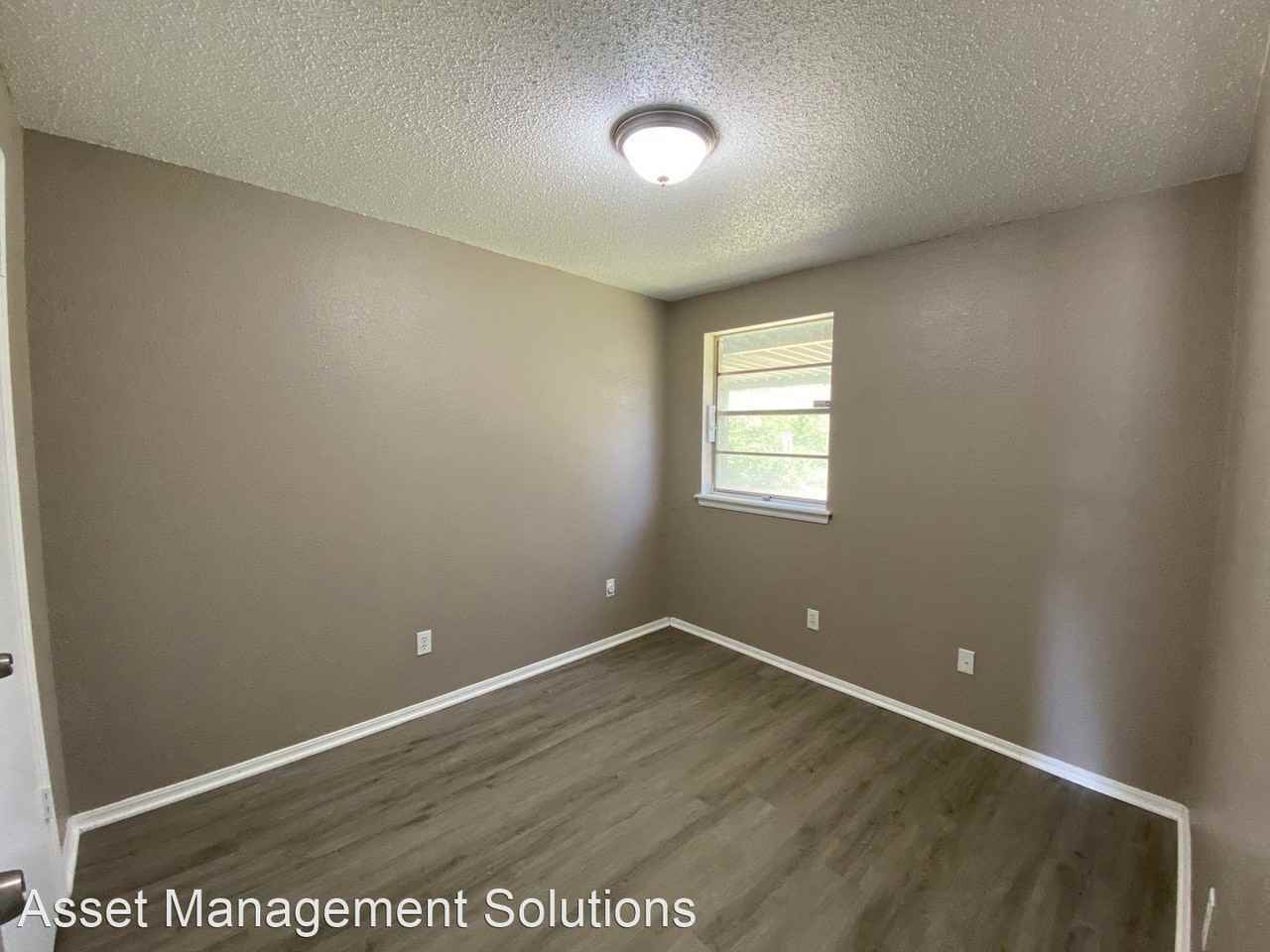 4009 Se 46th St - Photo 3 of 14