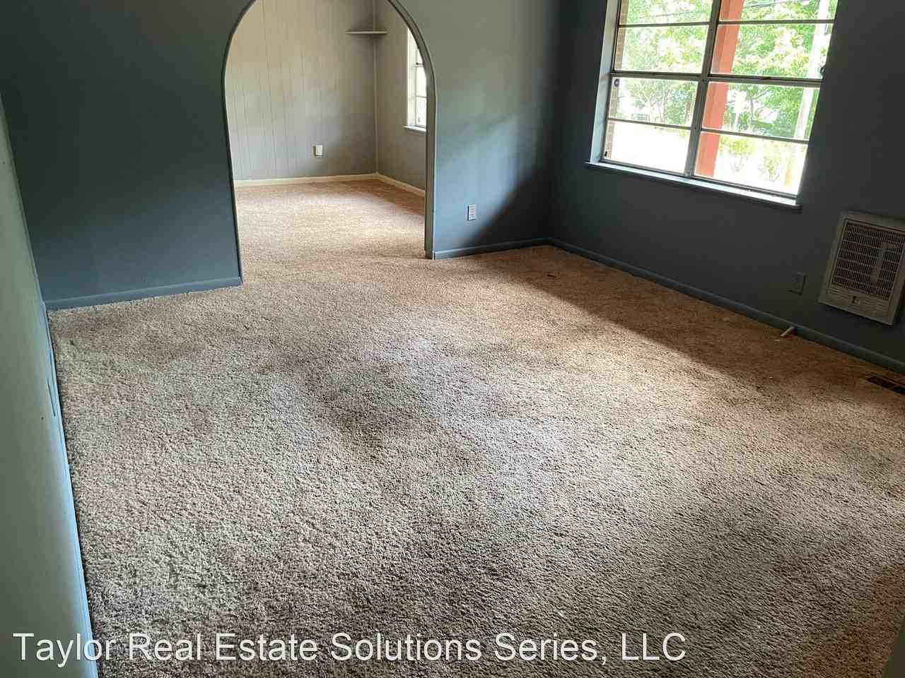 605 Vann St Se - Photo 3 of 9