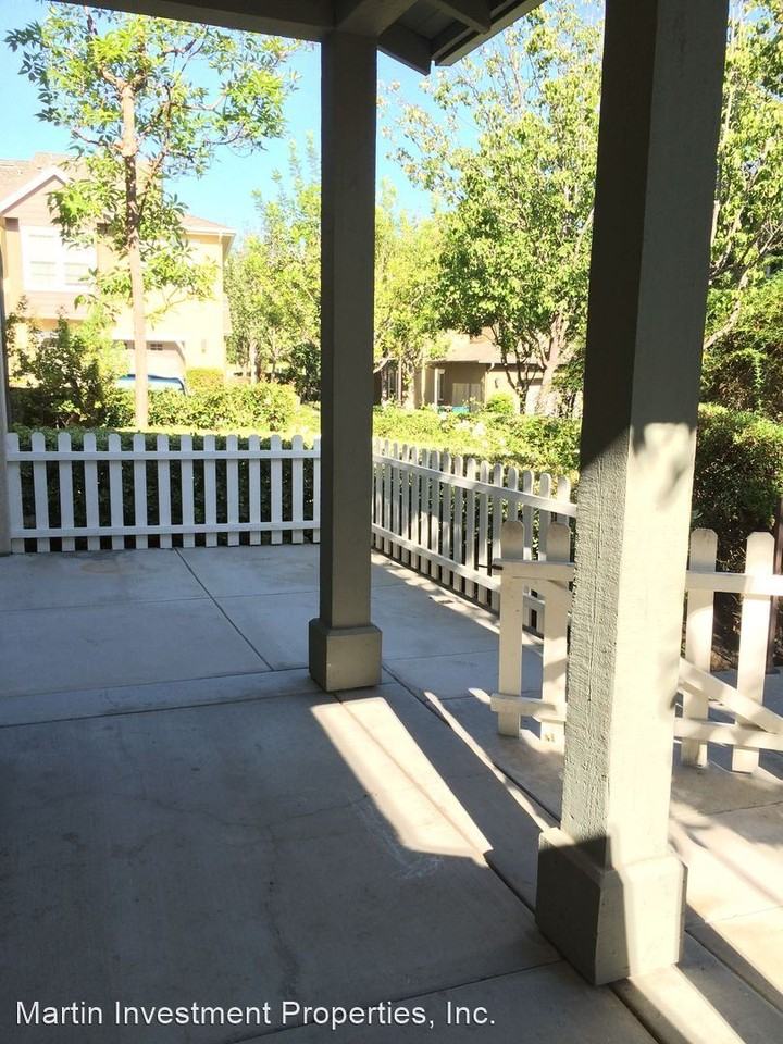 102 Orange Blossom Cir - Photo 3 of 26
