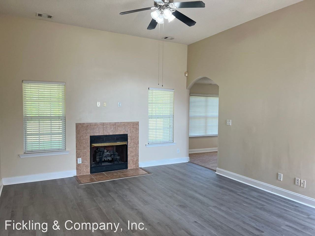 101 Mallards Landing Dr - Photo 3 of 31