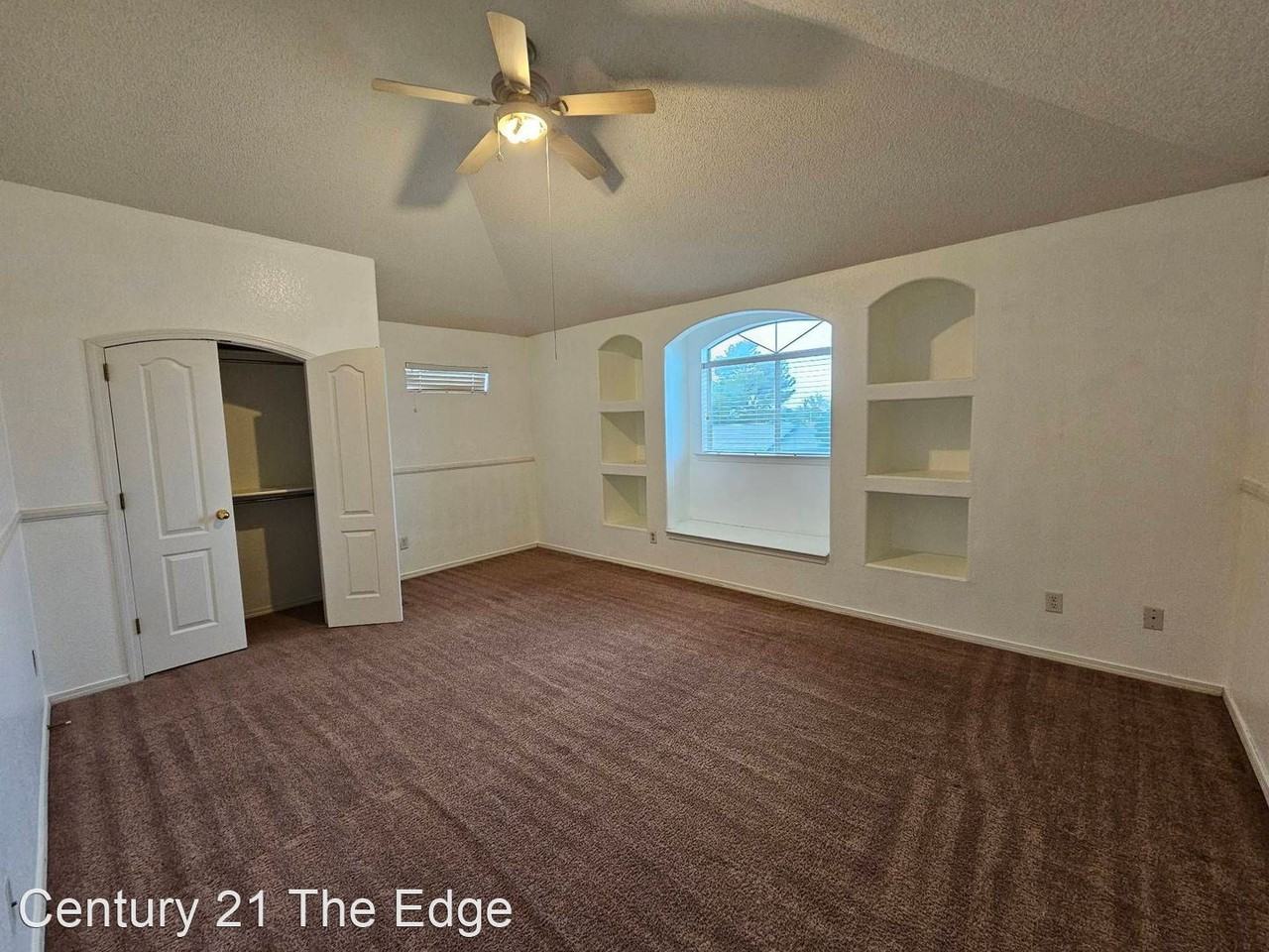 4733 R L Shoemaker Dr - Photo 2 of 19