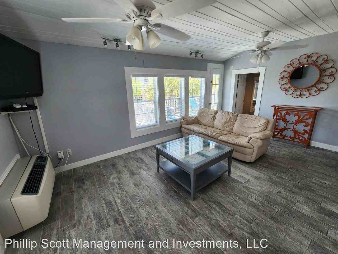 713 Gulf Blvd #2 - Photo 2 of 17