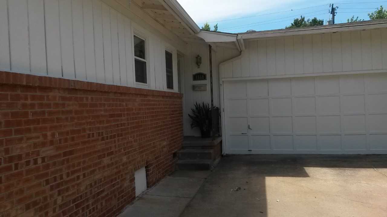 4568 E 45th St - Photo 3 of 16