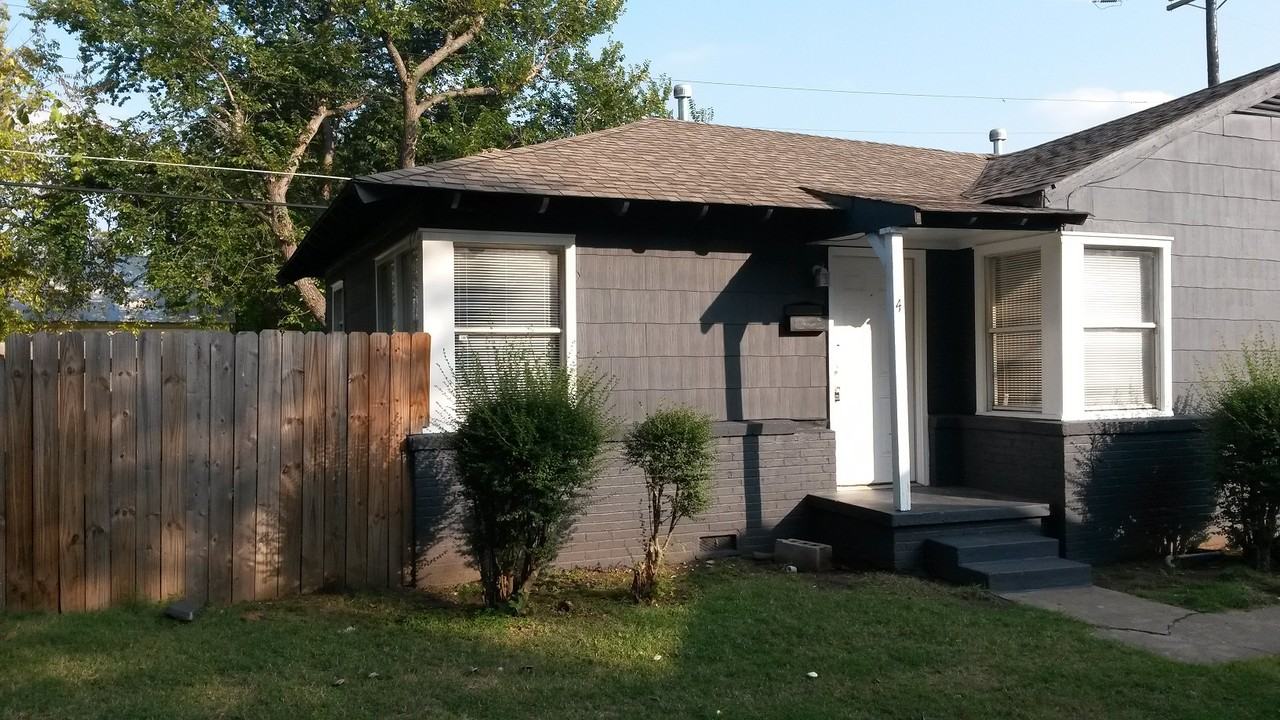 2921 E. Easton St - Photo 2 of 6