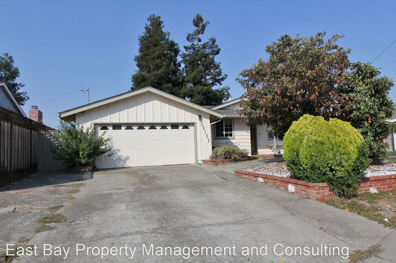 39162 Yosemite Way - Photo 2 of 15