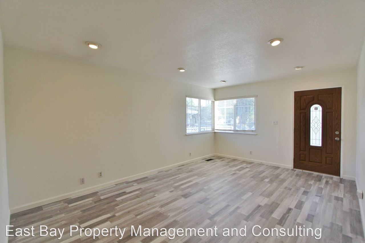 39162 Yosemite Way - Photo 3 of 15