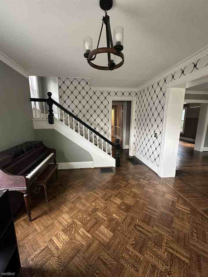 4 Upton Park - Photo 2 of 18