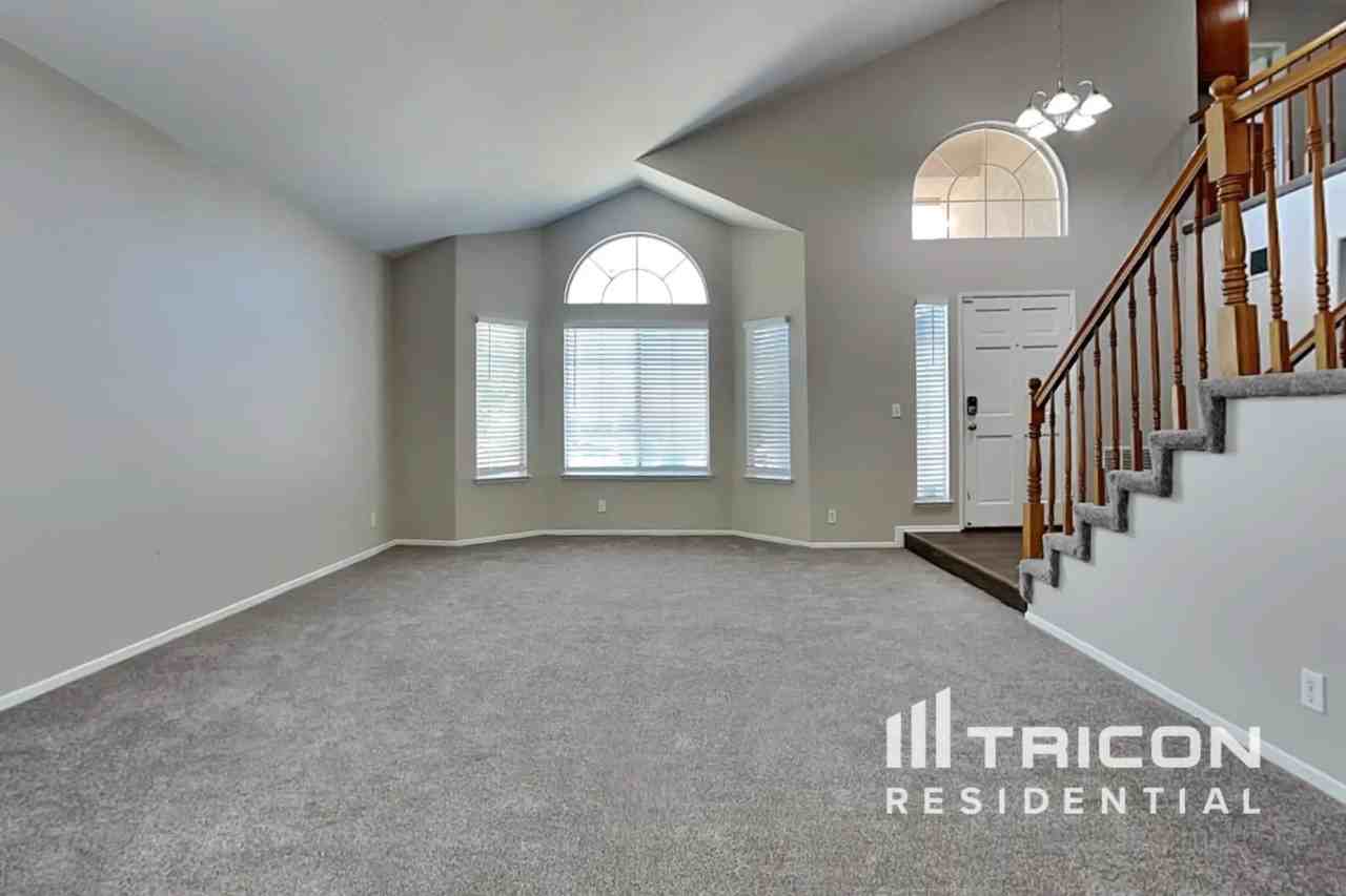 27871 Grand Ave - Photo 2 of 39