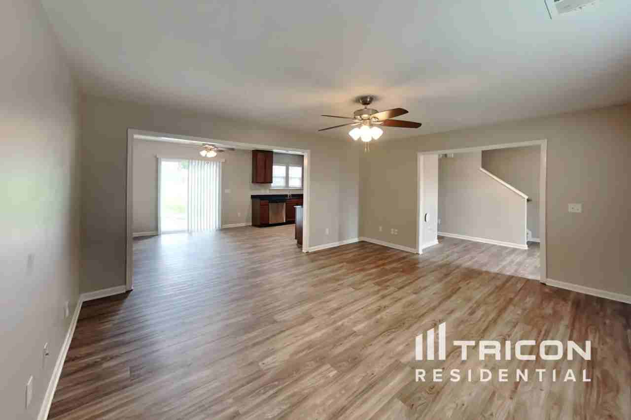 113 Driftwood Ave - Photo 3 of 20