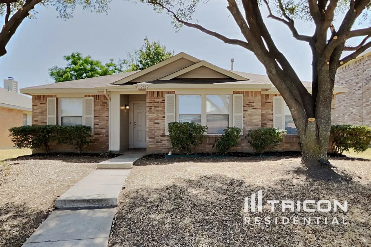 2832 Monticello Ln - Photo 2 of 17