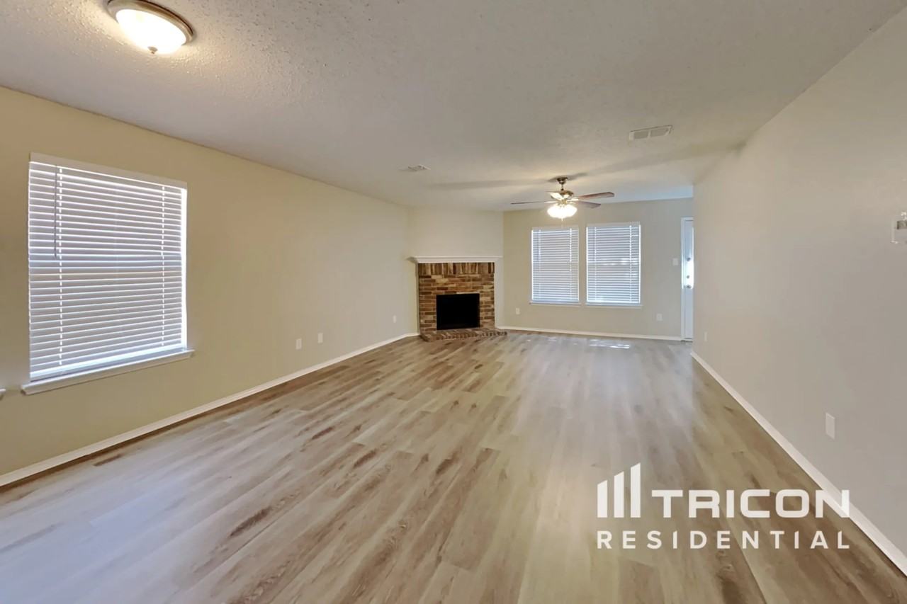 2832 Monticello Ln - Photo 3 of 17