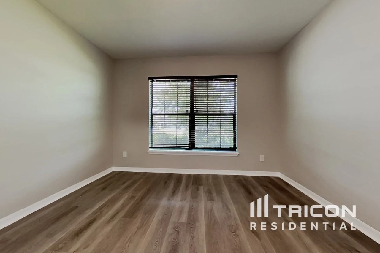 591 Swallowtail Dr - Photo 2 of 16