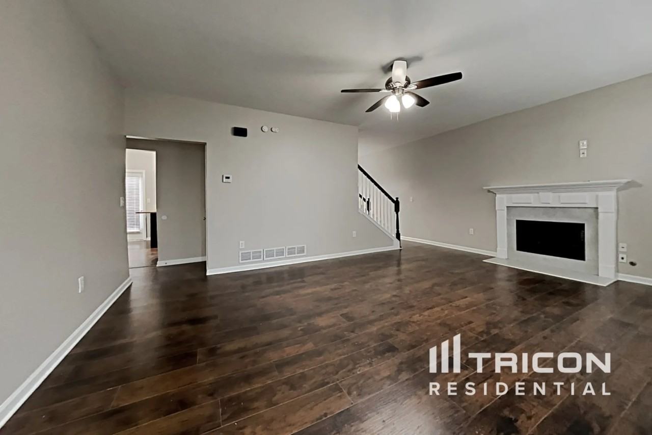 182 Whetstone Way - Photo 3 of 32