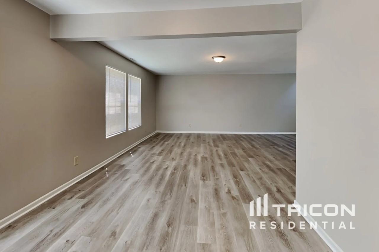 7629 Mansfield Way - Photo 3 of 35