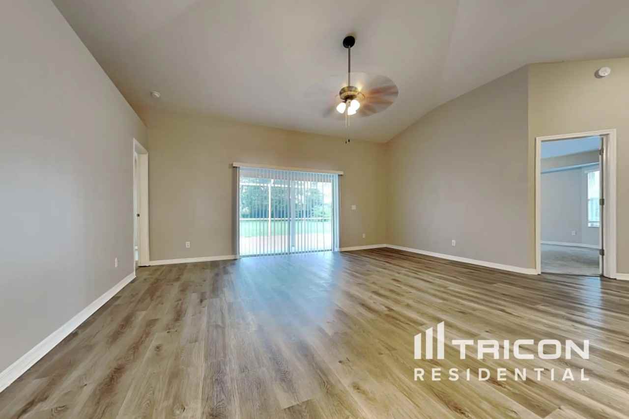 1748 1748 Pembrooke Way Lutz FL - Photo 2 of 16