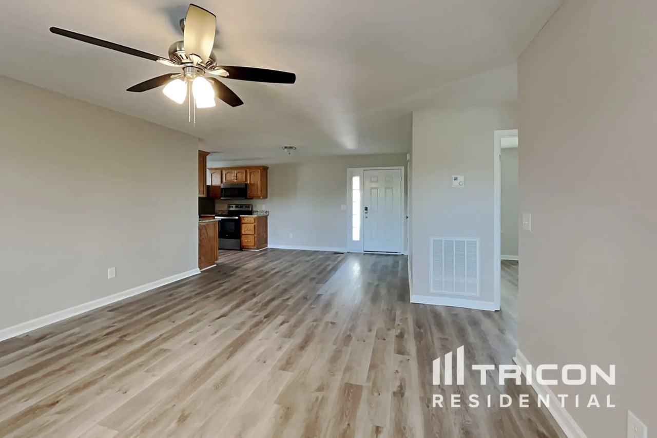 1936 Littleton Ct - Photo 3 of 16