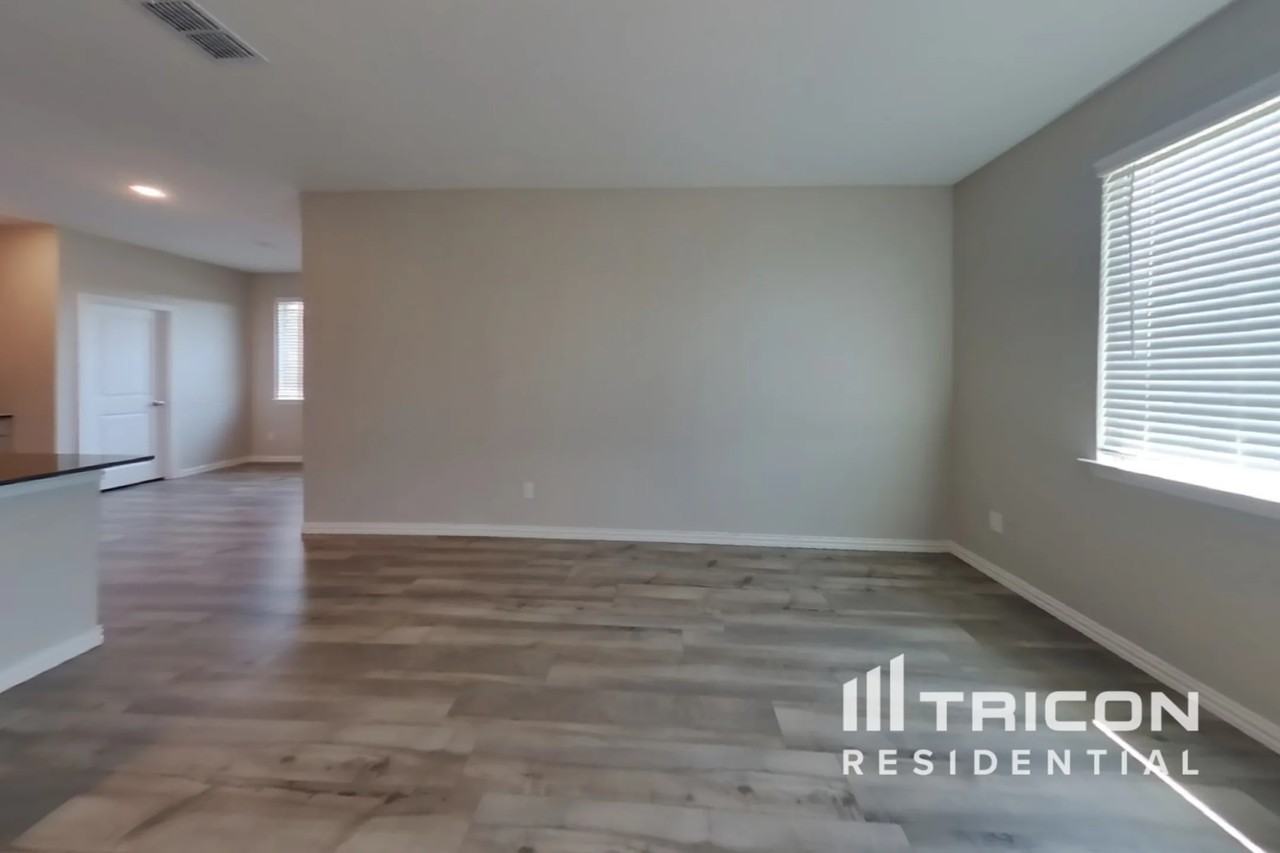 5406 Montrose Dr - Photo 3 of 31