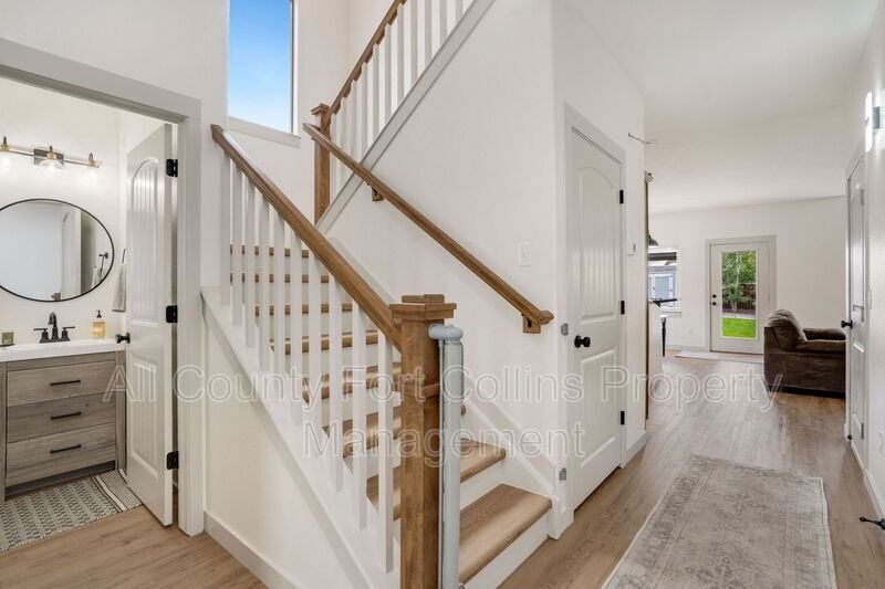 530 Moonglow Dr - Photo 3 of 19