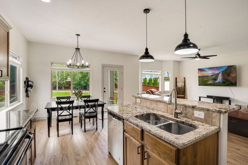 530 Moonglow Dr - Photo 4 of 19