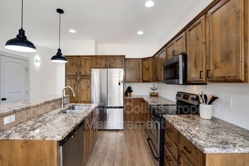 530 Moonglow Dr - Photo 5 of 19