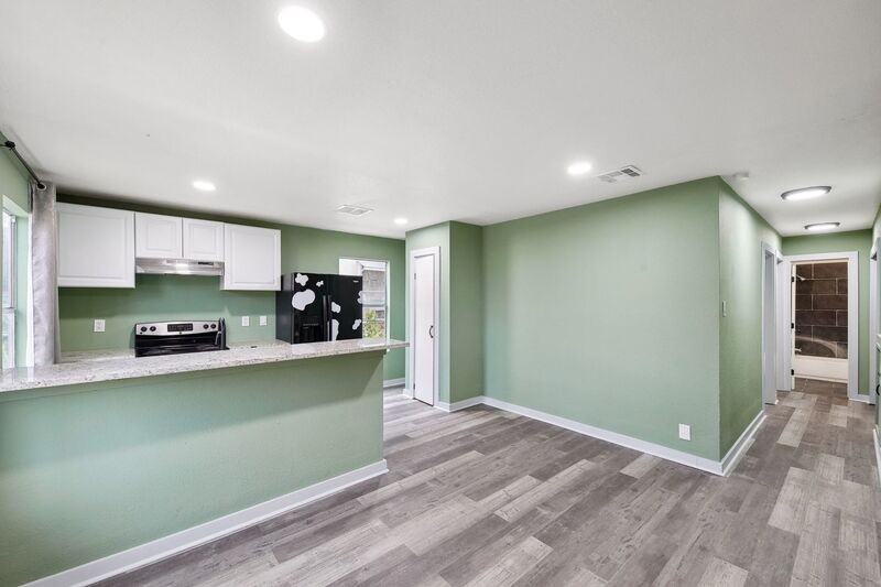 131 Arrid Rd - Photo 3 of 25