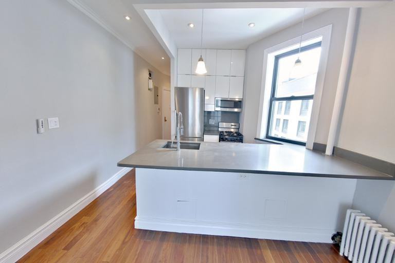 Avenue B #4C - Photo 3 of 7