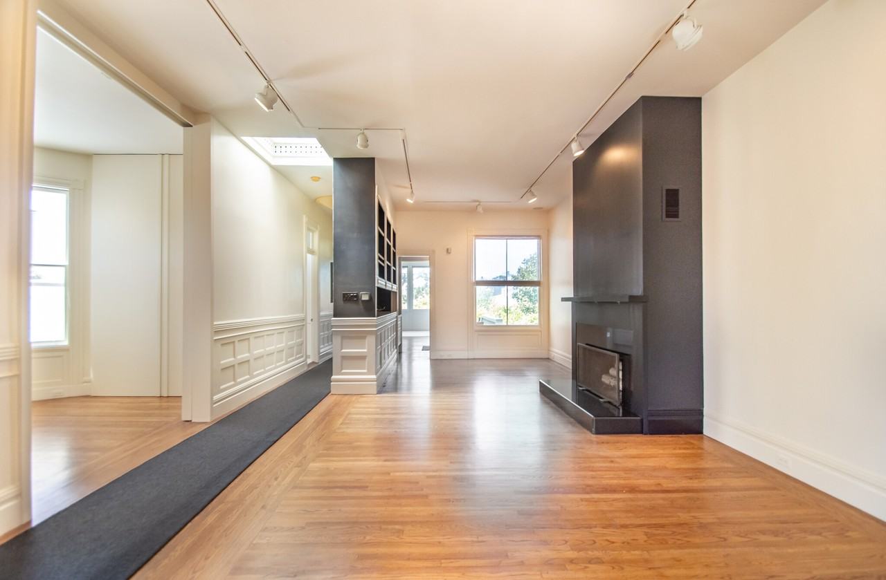 3328 Washington St - Photo 2 of 26