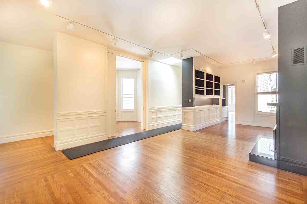 3328 Washington St - Photo 3 of 26