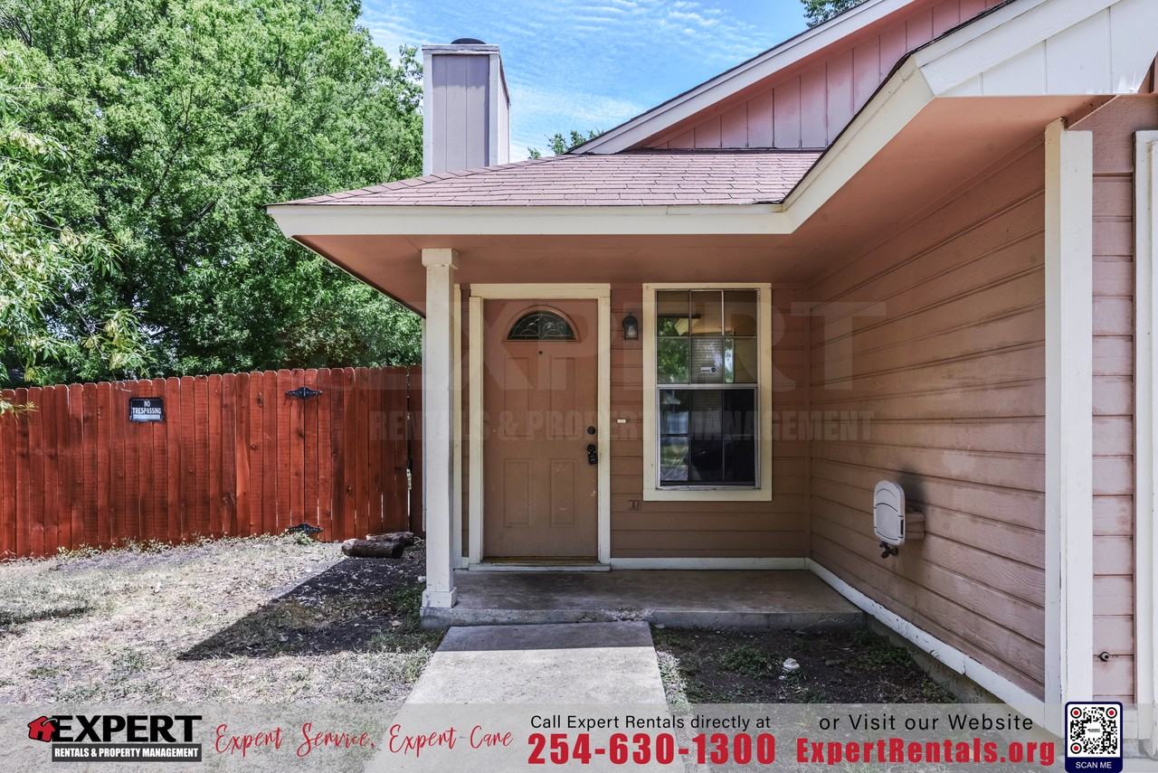 4001 Trotwood Trl - Photo 3 of 18