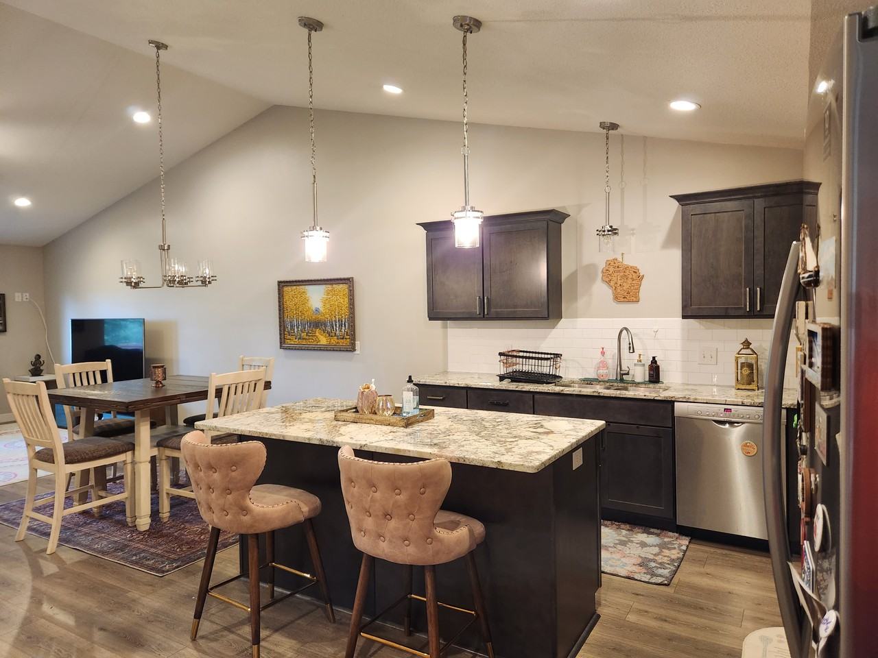 259 Cole Dr - Photo 2 of 26