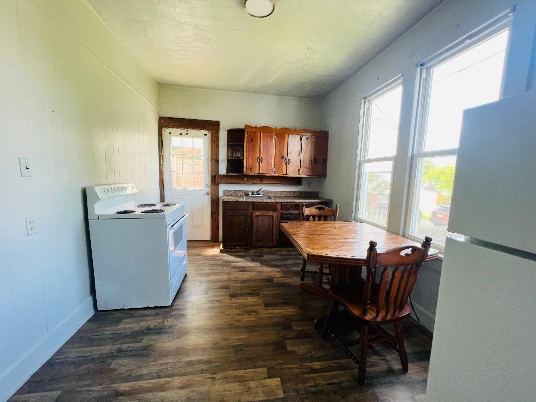 821 1/2 Coleman Ave #B - Photo 3 of 8