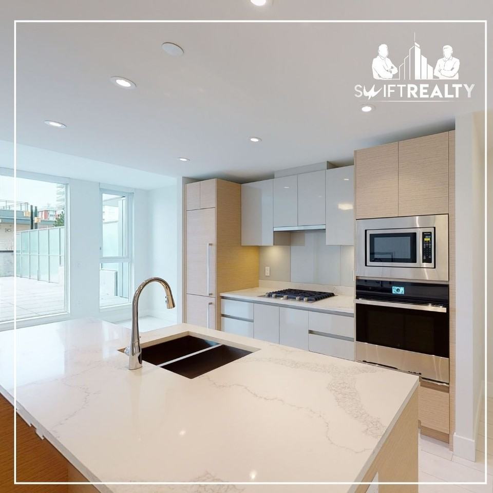 3301 Sawmill Cres W - Photo 3 of 21