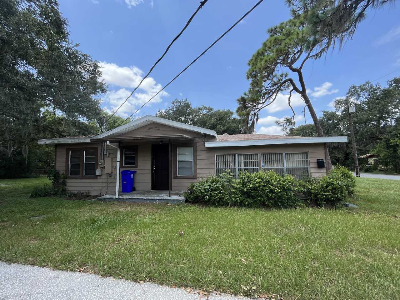 124 Bassedena Cir S - Photo 2 of 20