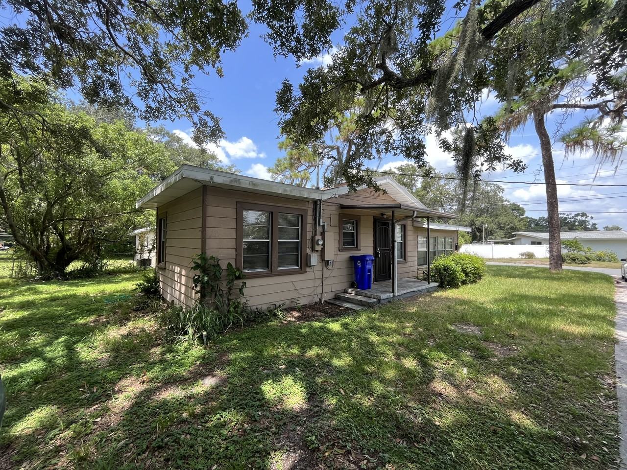 124 Bassedena Cir S - Photo 3 of 20