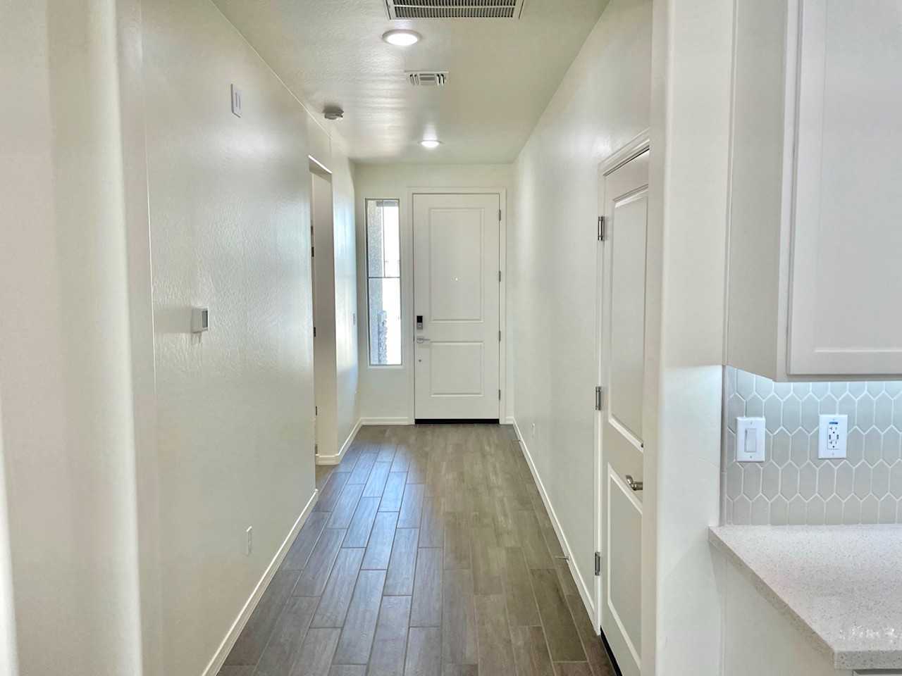 15135 W Sherman St - Photo 4 of 31