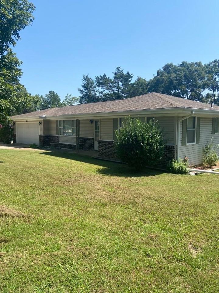 806 Capitol Dr - Photo 2 of 18