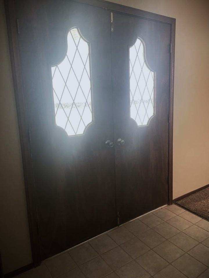 806 Capitol Dr - Photo 3 of 18